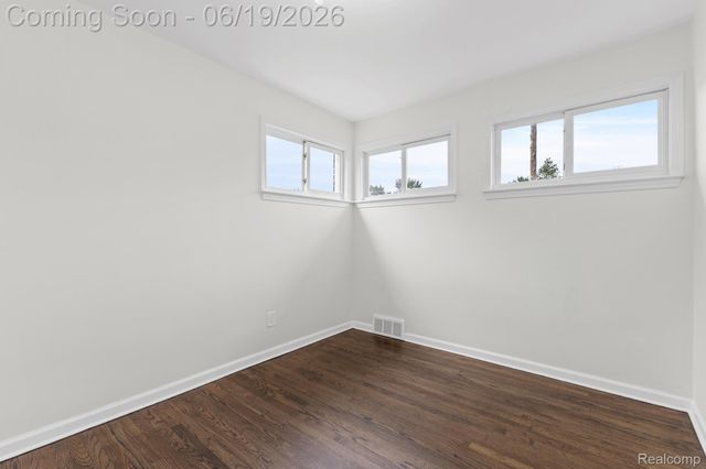 22121 Whitmore Street, Oak Park, MI 48237