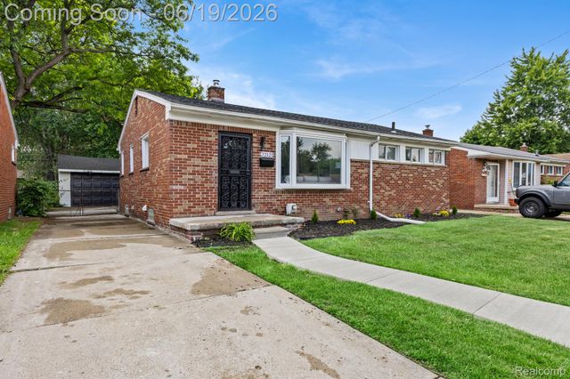 22121 Whitmore Street, Oak Park, MI 48237