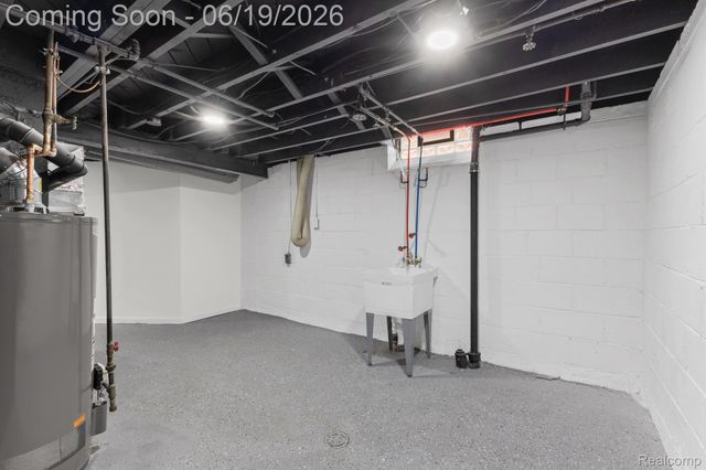 22121 Whitmore Street, Oak Park, MI 48237