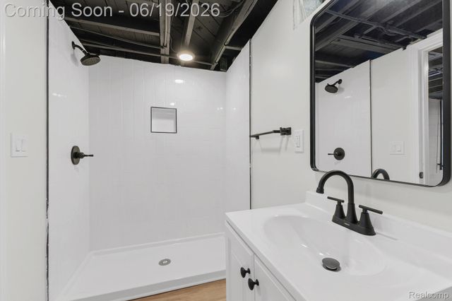 22121 Whitmore Street, Oak Park, MI 48237