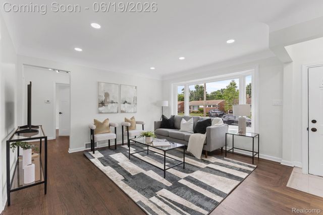 22121 Whitmore Street, Oak Park, MI 48237