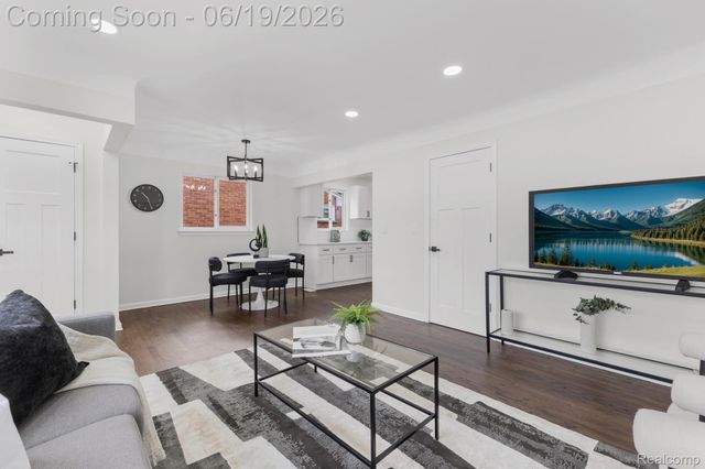 22121 Whitmore Street, Oak Park, MI 48237