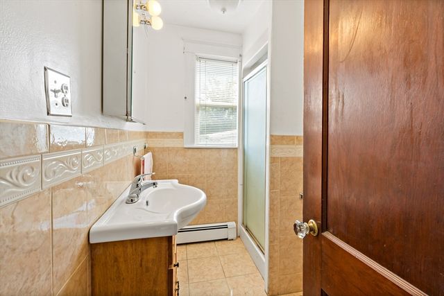 28 Central Ave, Seekonk, MA 02771