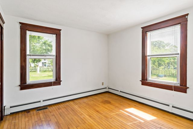 28 Central Ave, Seekonk, MA 02771