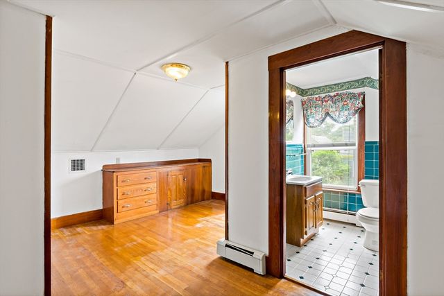 28 Central Ave, Seekonk, MA 02771