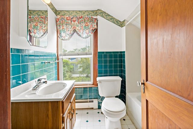 28 Central Ave, Seekonk, MA 02771