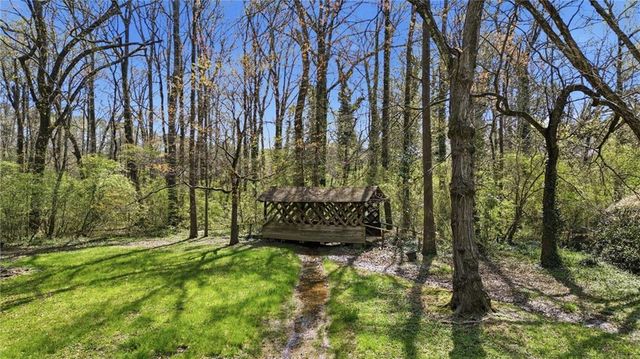 2092 Powers Ferry Trace SE, Marietta, GA 30067