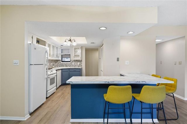 2092 Powers Ferry Trace SE, Marietta, GA 30067