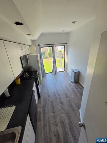 24 Pleasant 1, Clifton, NJ 07013