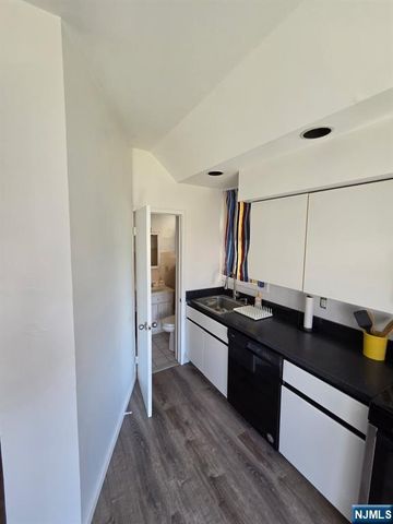 24 Pleasant 1, Clifton, NJ 07013