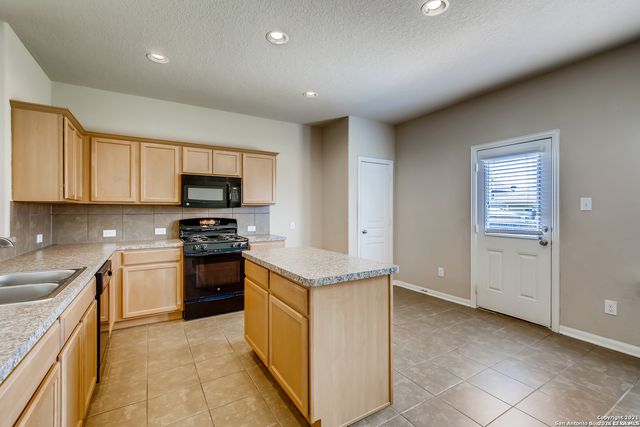 4427 Loring, Converse, TX 78109
