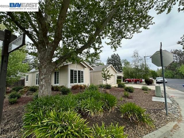 498 Freitas Rd, Danville, CA 94526