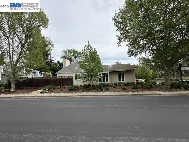 498 Freitas Rd, Danville, CA 94526