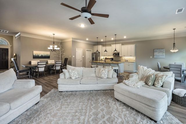 14 Majestic Court, Maumelle, AR 72113