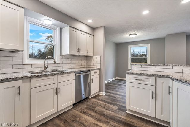 6518 Lorraine Avenue NW, Massillon, OH 44646