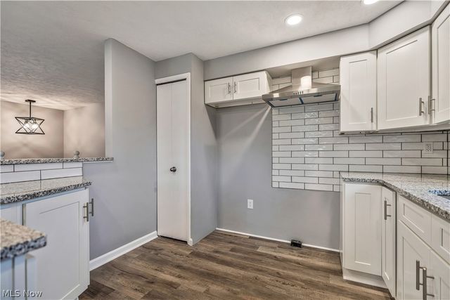 6518 Lorraine Avenue NW, Massillon, OH 44646