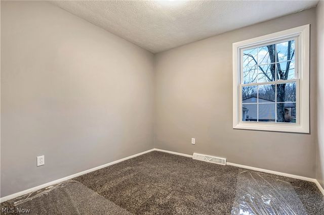 6518 Lorraine Avenue NW, Massillon, OH 44646