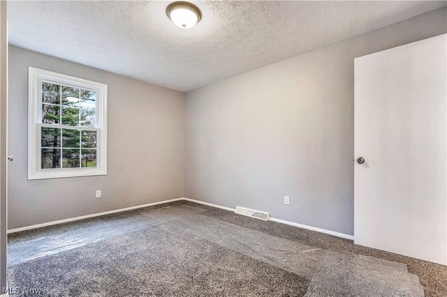 6518 Lorraine Avenue NW, Massillon, OH 44646