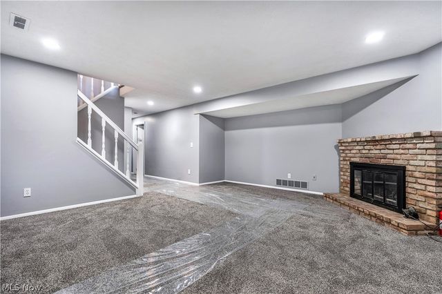 6518 Lorraine Avenue NW, Massillon, OH 44646