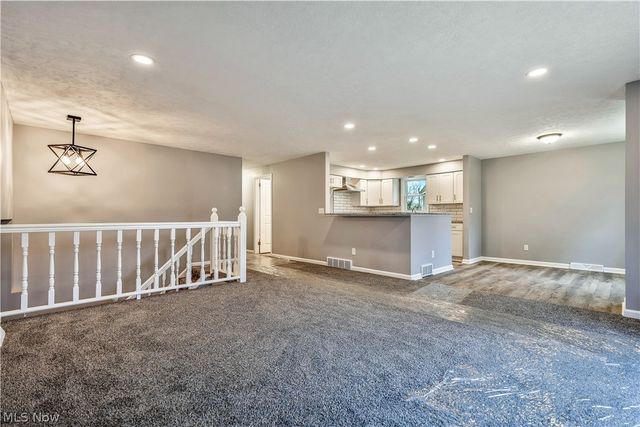 6518 Lorraine Avenue NW, Massillon, OH 44646