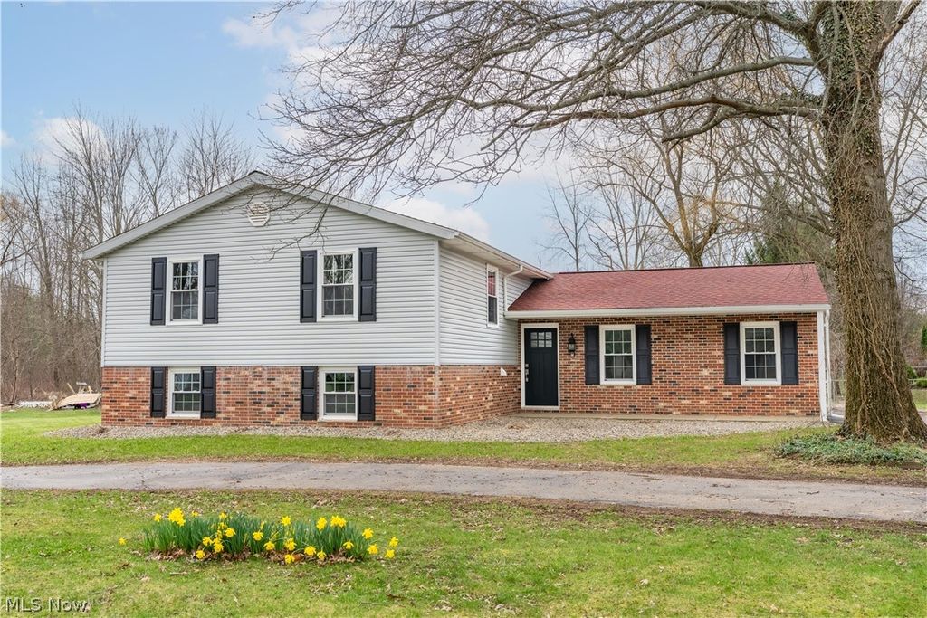 6518 Lorraine Avenue NW, Massillon, OH 44646