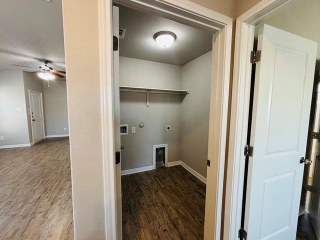 1303 Bear Peak LN, Pflugerville, TX 78660