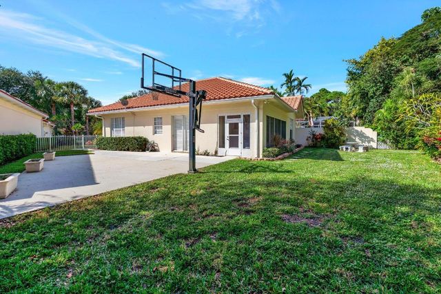 150 Lost Bridge Drive, Palm Beach Gardens, FL 33410