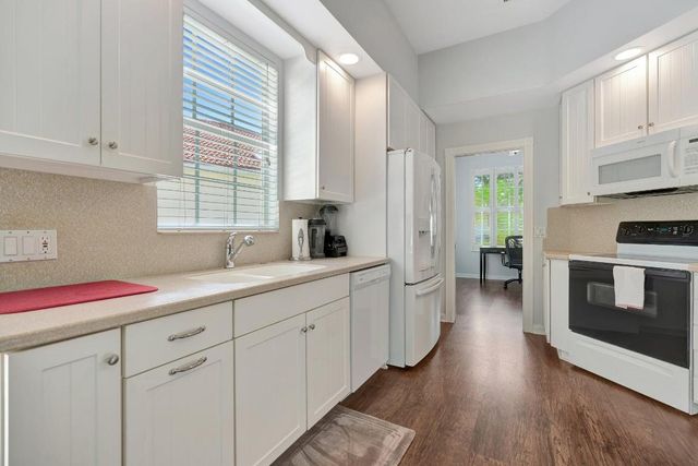 150 Lost Bridge Drive, Palm Beach Gardens, FL 33410