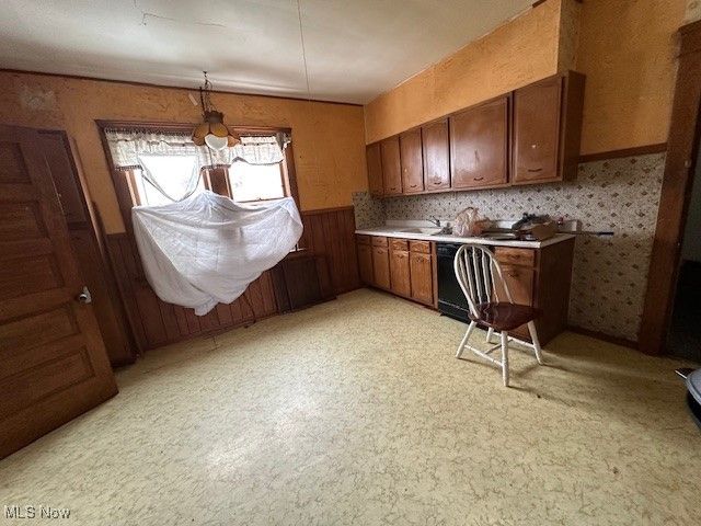 5295 Harvard Avenue, Newburgh Heights, OH 44105