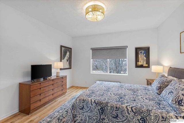 7534 S 101st Street, La Vista, NE 68128