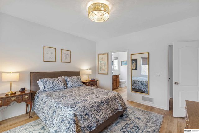 7534 S 101st Street, La Vista, NE 68128