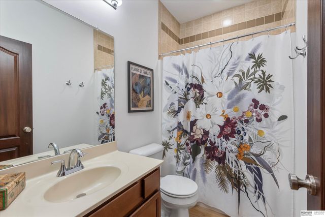 7534 S 101st Street, La Vista, NE 68128