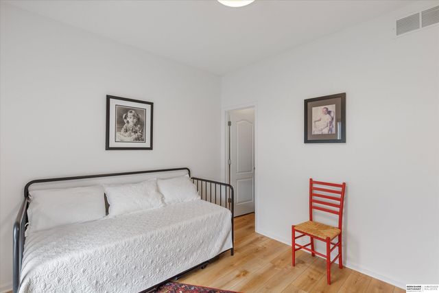 7534 S 101st Street, La Vista, NE 68128