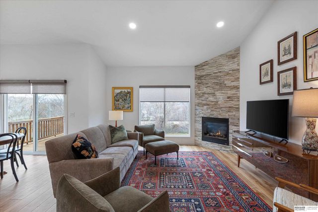 7534 S 101st Street, La Vista, NE 68128