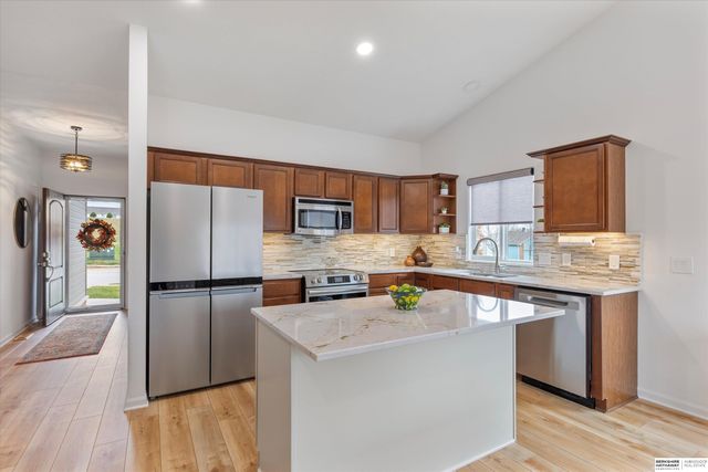 7534 S 101st Street, La Vista, NE 68128