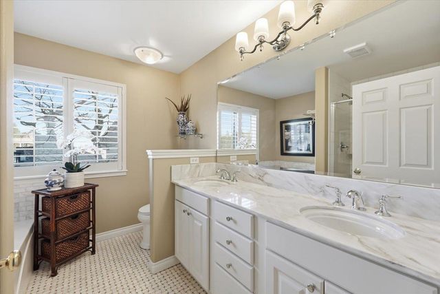 813 N Garry Dr, Liberty Lake, WA 99019