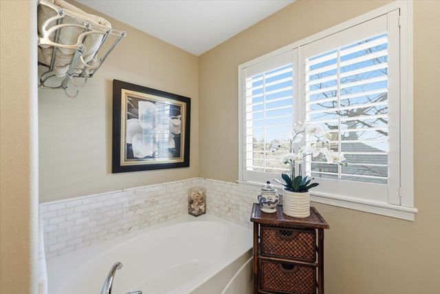 813 N Garry Dr, Liberty Lake, WA 99019