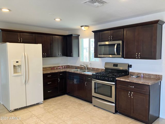 15 W LAWRENCE Boulevard, Avondale, AZ 85323