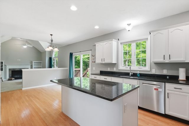 206 Washington St, Northbridge, MA 01534