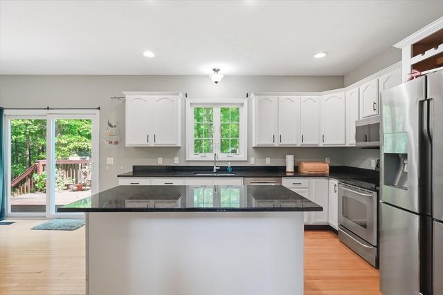 206 Washington St, Northbridge, MA 01534