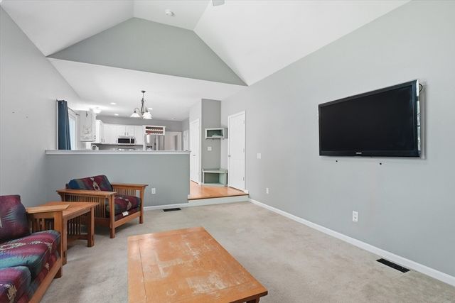 206 Washington St, Northbridge, MA 01534