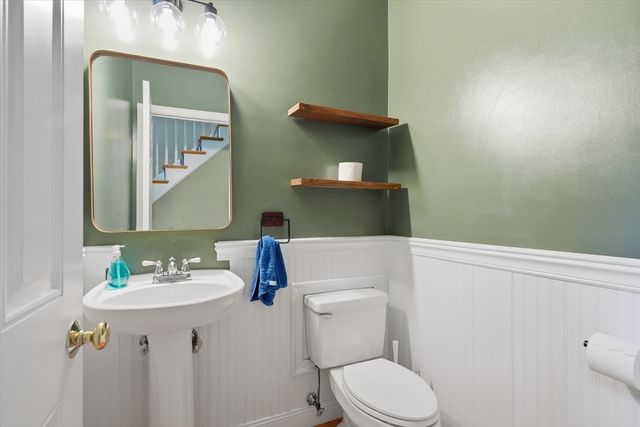 206 Washington St, Northbridge, MA 01534