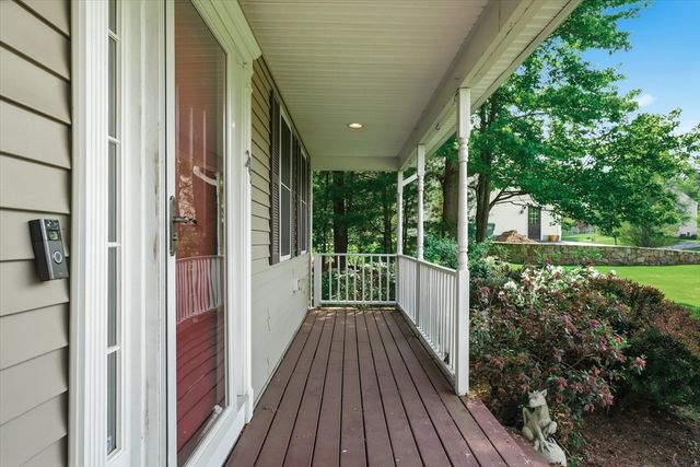 206 Washington St, Northbridge, MA 01534