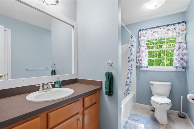 206 Washington St, Northbridge, MA 01534