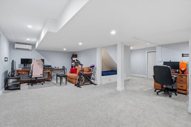 206 Washington St, Northbridge, MA 01534