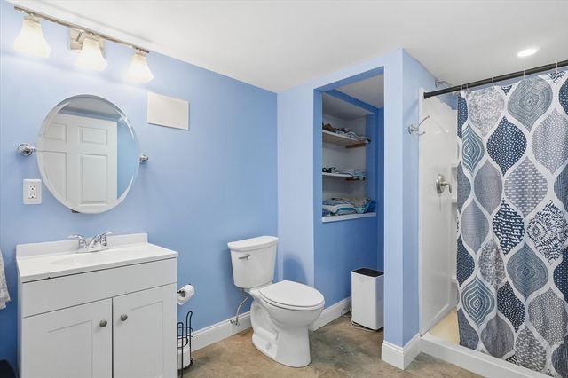 206 Washington St, Northbridge, MA 01534