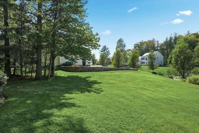 206 Washington St, Northbridge, MA 01534