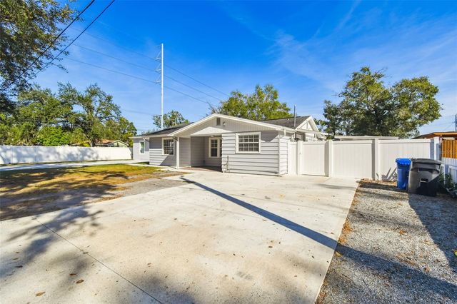 6817 N STERLING AVENUE, Tampa, FL 33614