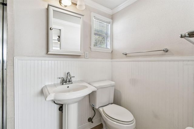 6817 N STERLING AVENUE, Tampa, FL 33614