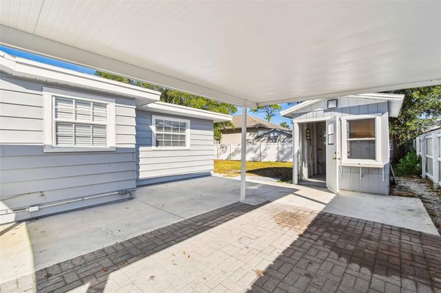 6817 N STERLING AVENUE, Tampa, FL 33614